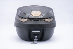 MALETERO DE 30LTS COLOR HUMO